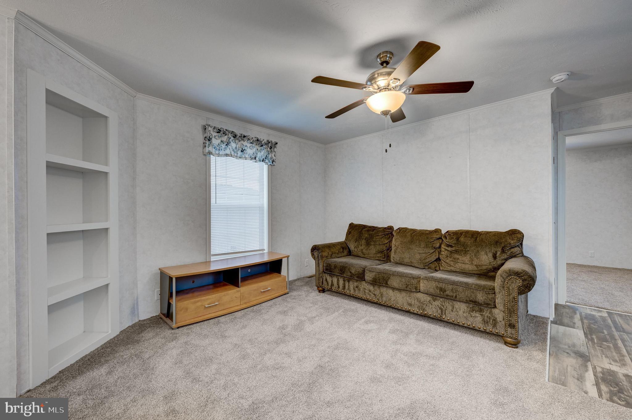 27 Bluebird Road Mantua, NJ 08051 - Photo 8 of 24 Large Living Area