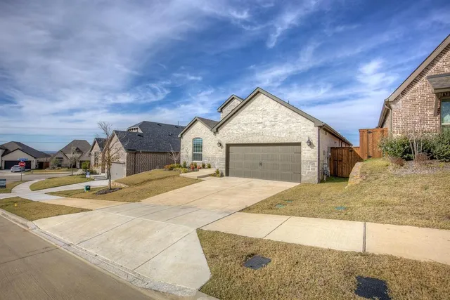 $2,395 | 144 Tierra Blanca Lane, Rhome, TX 76078