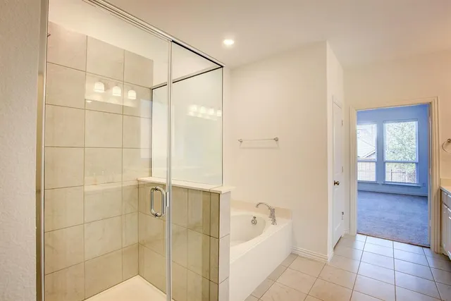 $2,395 | 144 Tierra Blanca Lane, Rhome, TX 76078