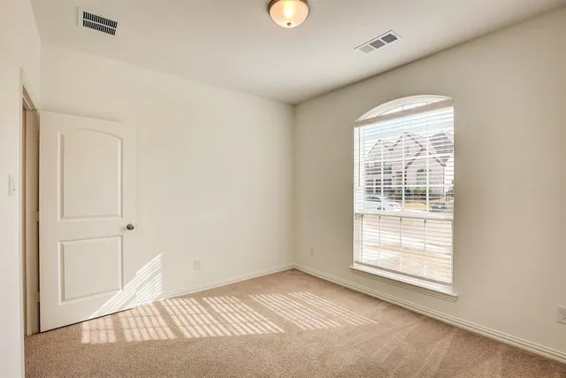 $2,395 | 144 Tierra Blanca Lane, Rhome, TX 76078