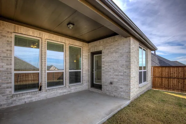 $2,395 | 144 Tierra Blanca Lane, Rhome, TX 76078
