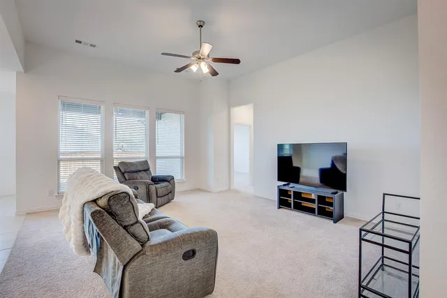 $2,395 | 144 Tierra Blanca Lane, Rhome, TX 76078