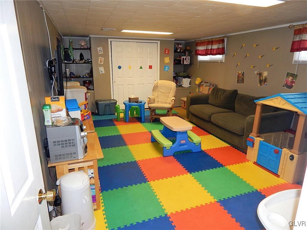 131 Gallagher Road Whitehall, PA 18052 - Photo 14 of 20 Gallery Image 14