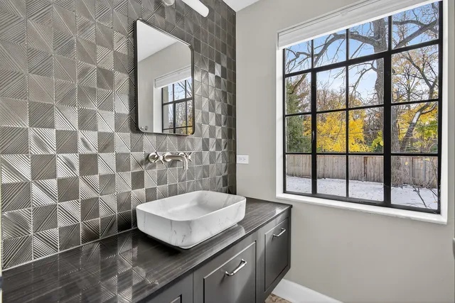 $2,100,000 | 1333 Tower Road, Winnetka, IL 60093