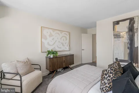 $305,000 | 1326-42 Spruce Street, Unit 708, Philadelphia, PA 19107