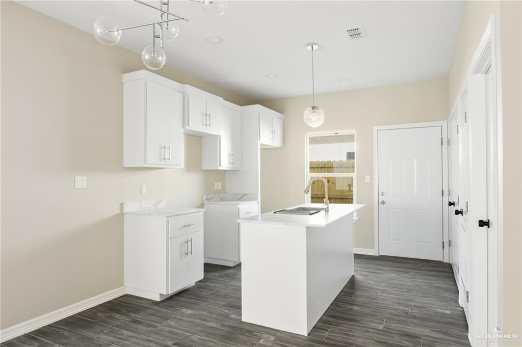 5701 Notre Dame Avenue, Unit 4 Mission, TX 78573 - Photo 4 of 13