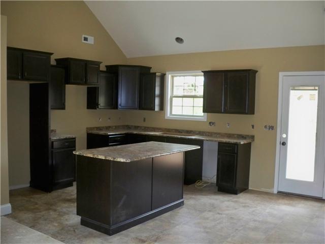 81 Pine Ridge Clarksville, TN 37040 - Photo 3 of 7 Gallery Image 3