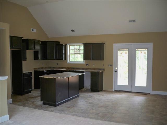 81 Pine Ridge Clarksville, TN 37040 - Photo 4 of 7 Gallery Image 4