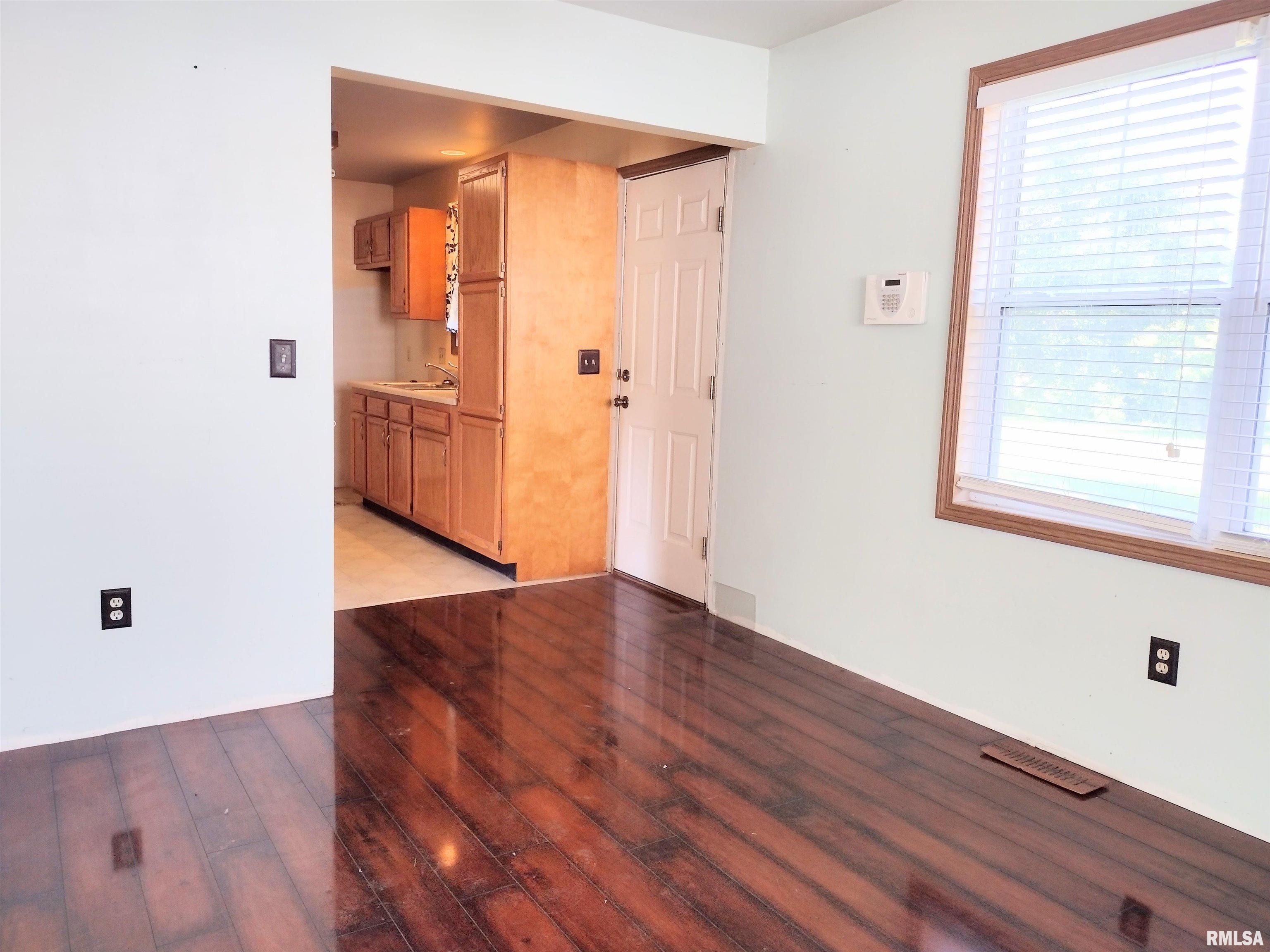 421 North 13th Street Springfield, IL 62702 - Photo 6 of 19