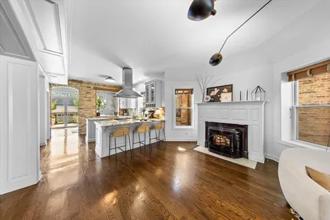 $1,349,000 | 1819 North Whipple Street, Chicago, IL 60647