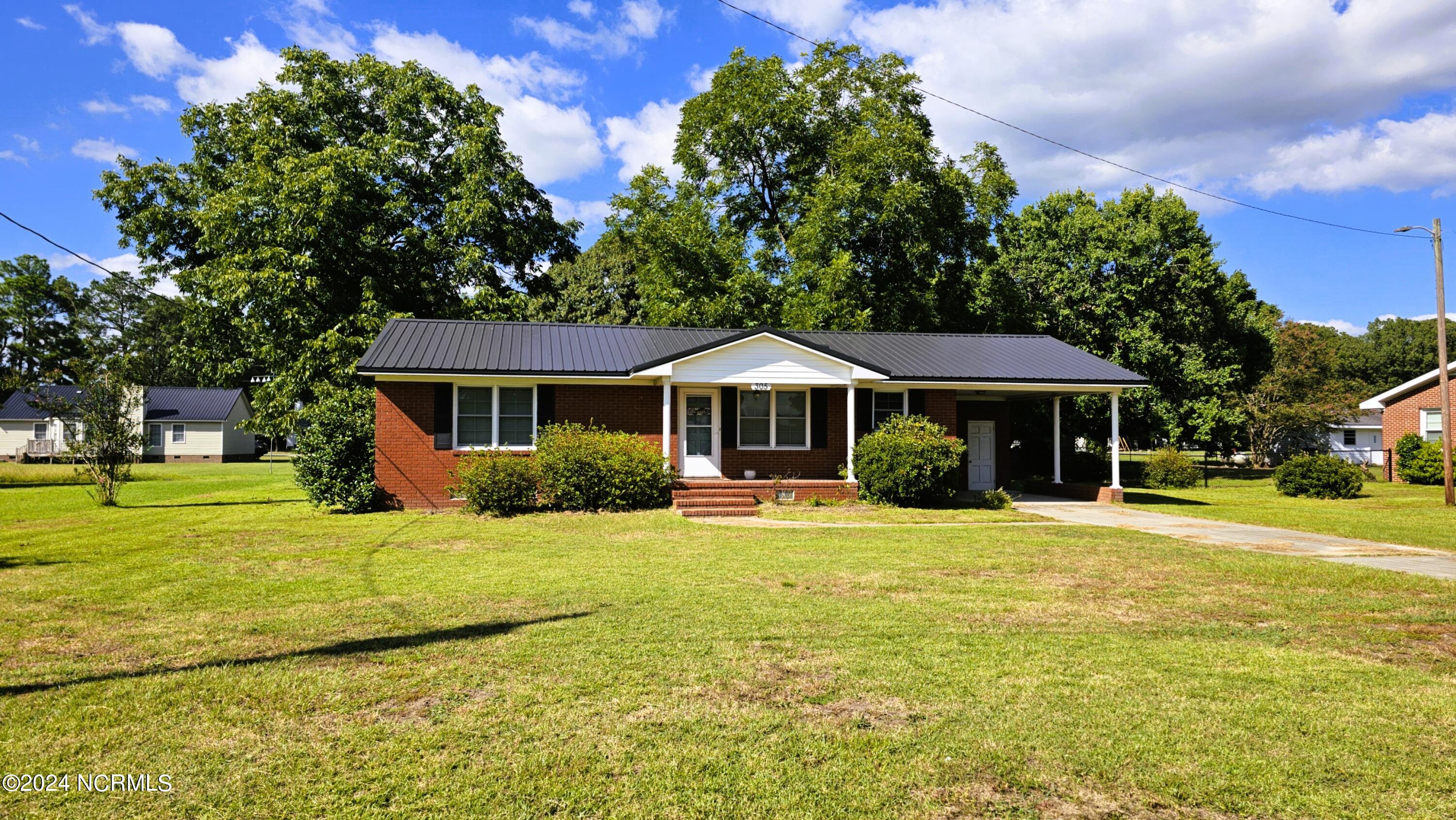 305 Firetower Road La Grange, NC 28551 - Photo 2 of 12 20240903_160505
