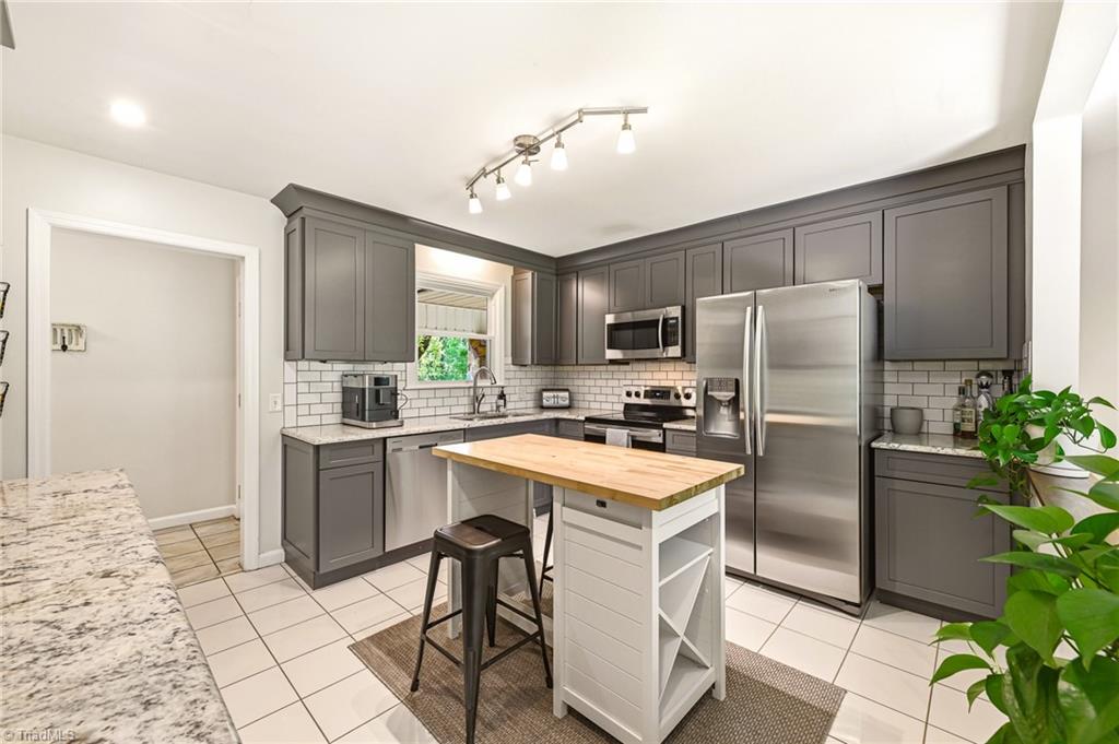 3033 Kinnamon Road Winston-Salem, NC 27104 - Photo 9 of 24