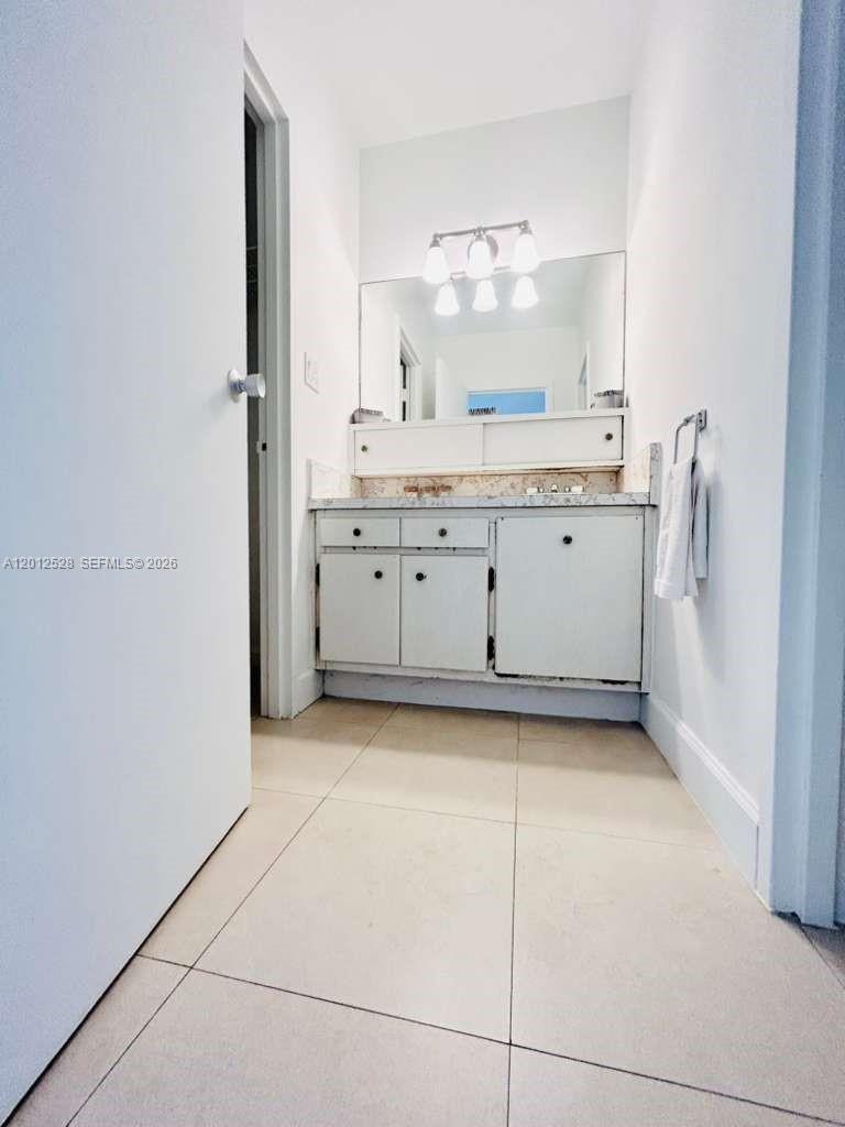 100 Lincoln Road, Unit 1009 Miami Beach, FL 33139 - Photo 5 of 10 Photo 5