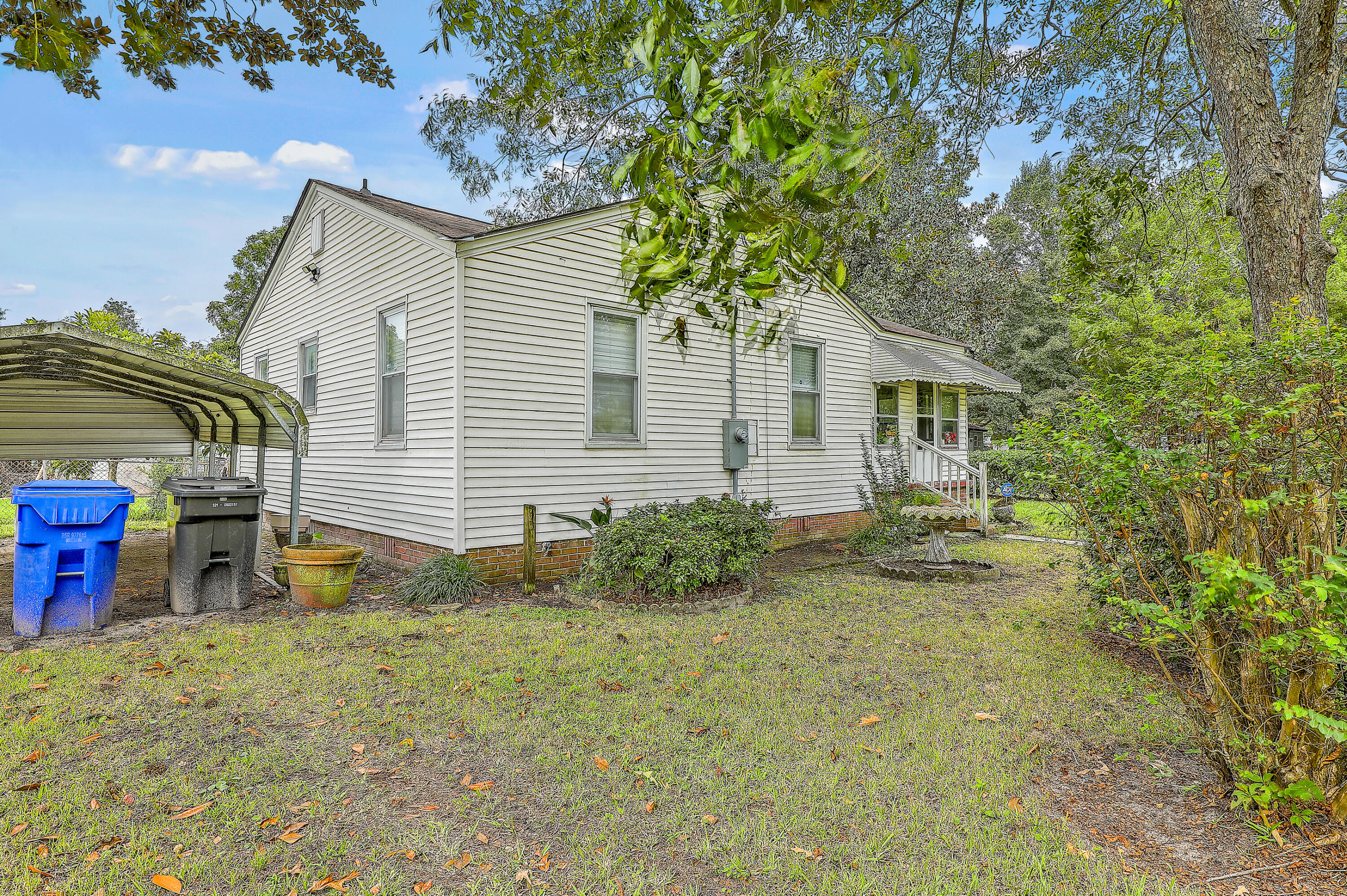 2685 Ranger Drive North Charleston, SC 29405 - Photo 5 of 26 side yard/carport