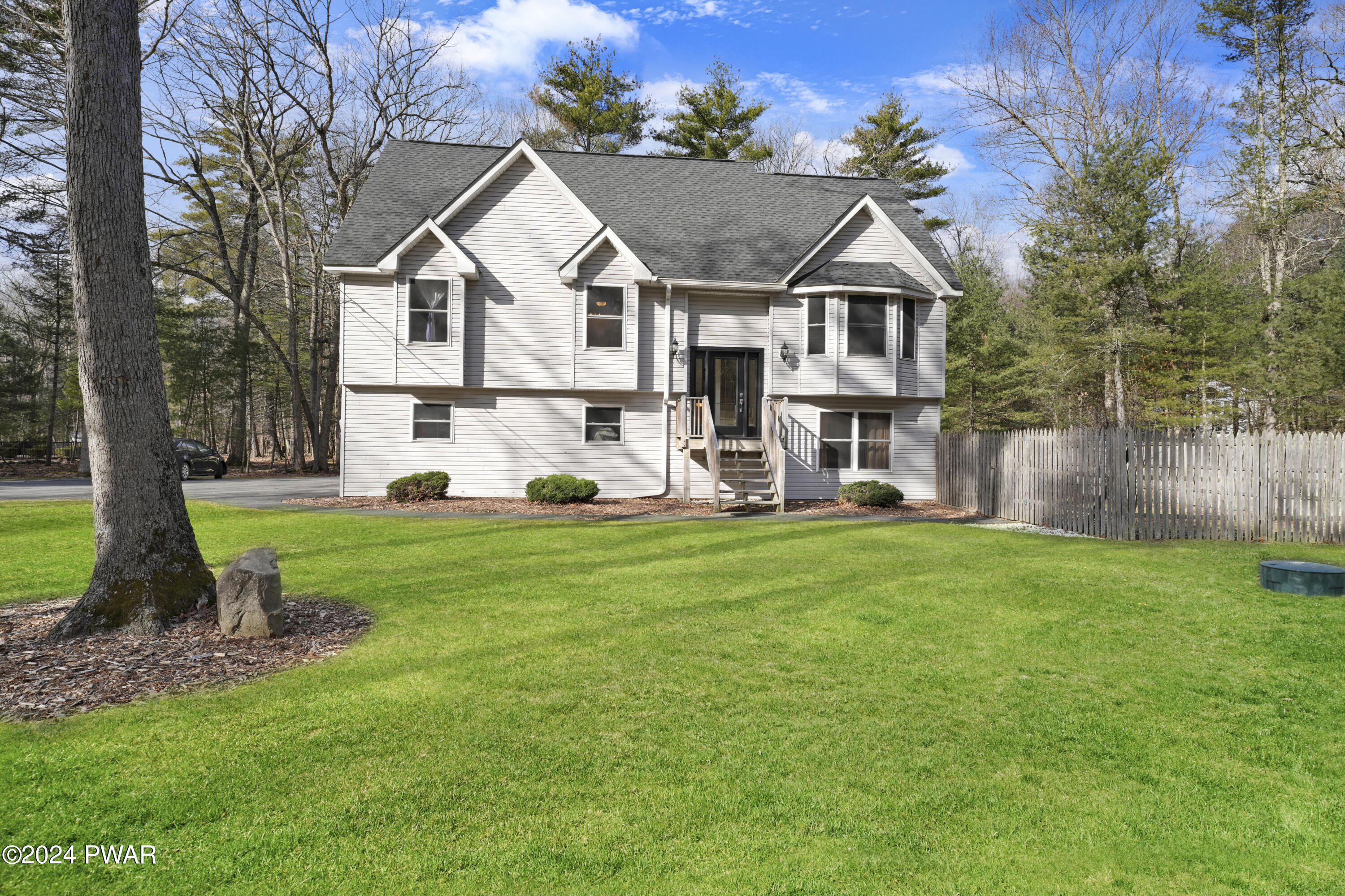129 Husson Road Milford, PA 18337 - Photo 1 of 41 LEX00104