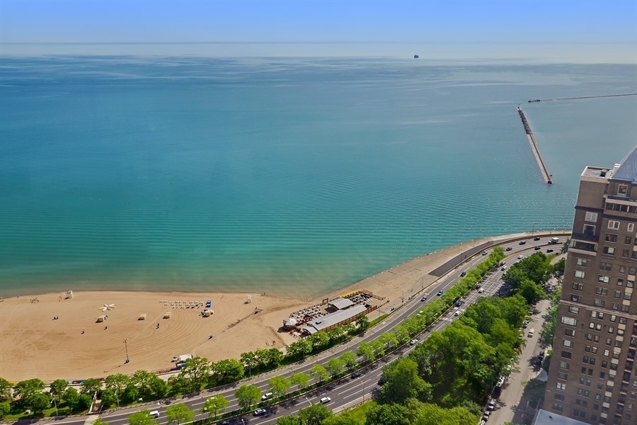 950 North Michigan Avenue, Unit 4003 Chicago, IL 60611 - Photo 20 of 28