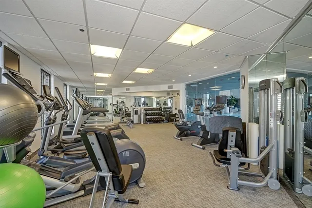 $1,095,000 | 950 North Michigan Avenue, Unit 4003, Chicago, IL 60611