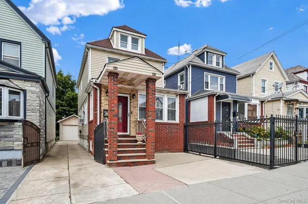 $918,000 | 88-44 202nd Street | Bellaire West