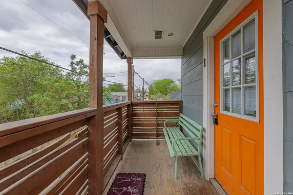 $1,050 | 1015 North Palmetto, Unit 3, San Antonio, TX 78202