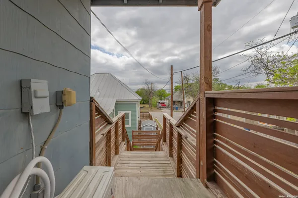 $1,050 | 1015 North Palmetto, Unit 3, San Antonio, TX 78202