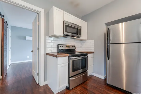 $1,050 | 1015 North Palmetto, Unit 3, San Antonio, TX 78202