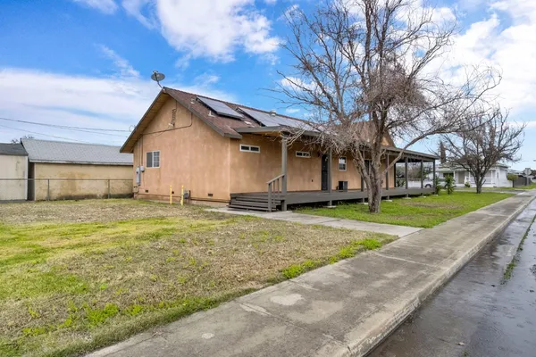 $395,000 | 430 South 6th Street, Fowler, CA 93625