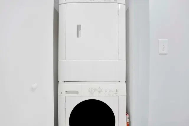 $299,999 | 1550 South Blue Island Avenue, Unit 403, Chicago, IL 60608