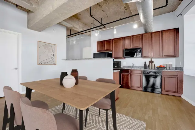 $299,999 | 1550 South Blue Island Avenue, Unit 403, Chicago, IL 60608