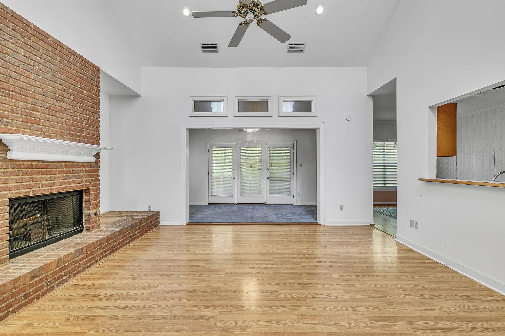 367 Ridgewood Drive Daphne, AL 36526 - Photo 19 of 71 Living Room