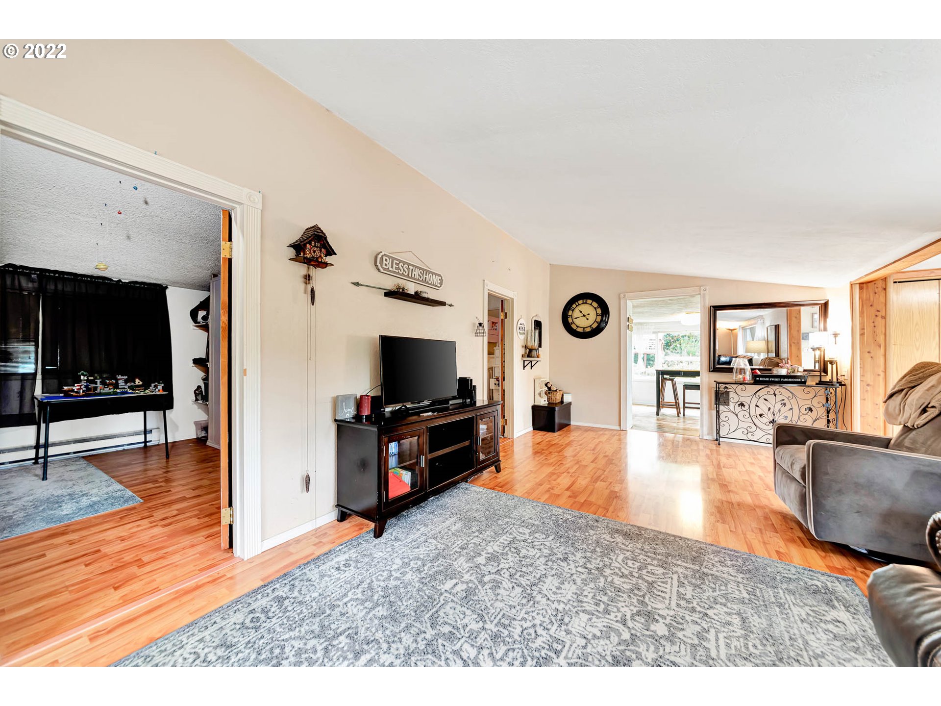 67991 Beaver Loop Road North Bend, OR 97459 - Photo 6 of 32 Gallery Image 6