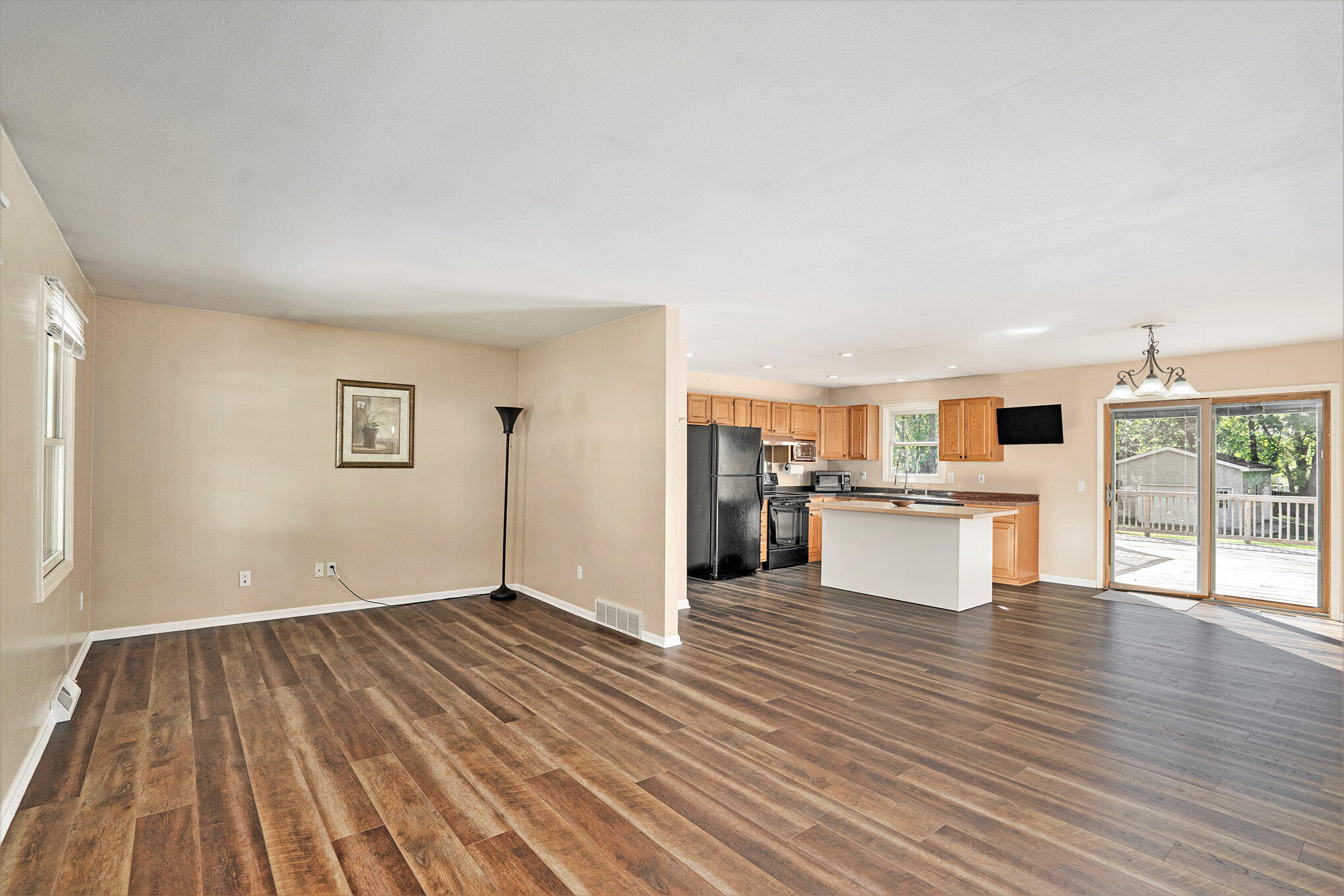 2218 Fairfield Road Portage, MI 49002 - Photo 4 of 25 005_jbs07800