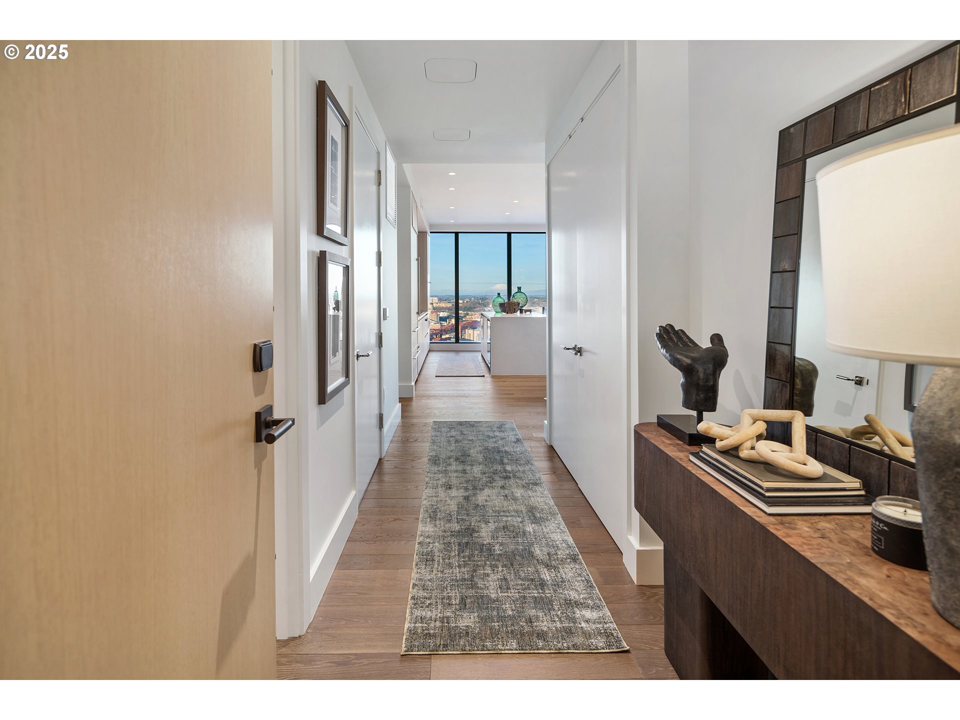 550 Southwest 10th Avenue, Unit 2306 Portland, OR 97205 - Photo 13 of 41