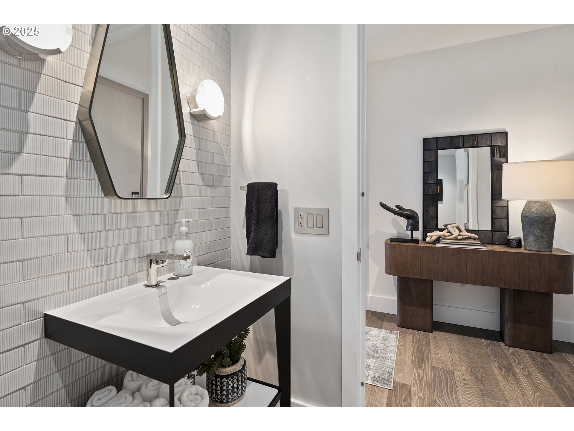 550 Southwest 10th Avenue, Unit 2306 Portland, OR 97205 - Photo 14 of 41