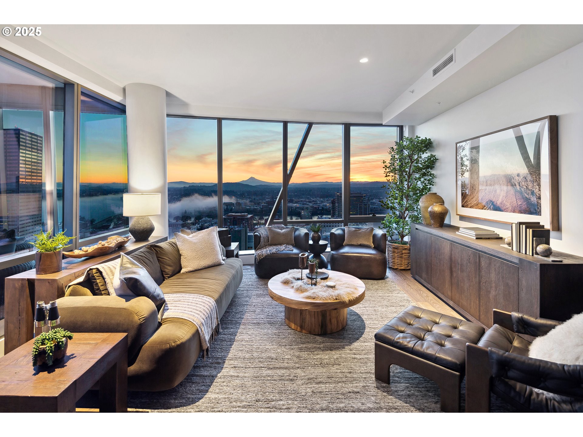 550 Southwest 10th Avenue, Unit 2306 Portland, OR 97205 - Photo 2 of 41