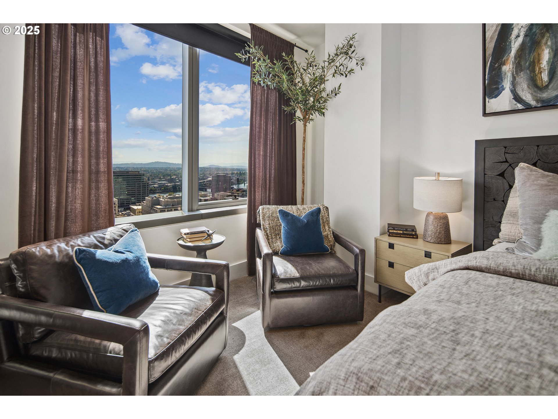 550 Southwest 10th Avenue, Unit 2306 Portland, OR 97205 - Photo 23 of 41