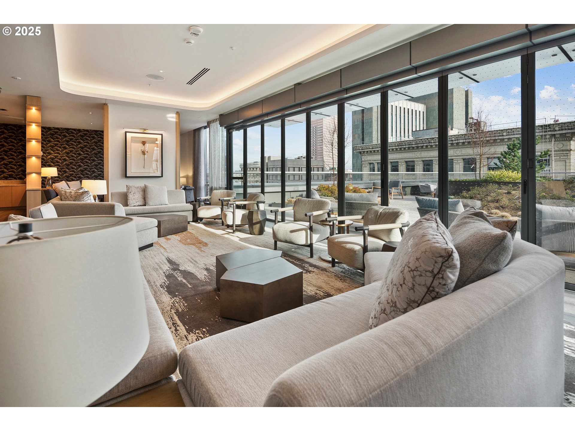 550 Southwest 10th Avenue, Unit 2306 Portland, OR 97205 - Photo 29 of 41