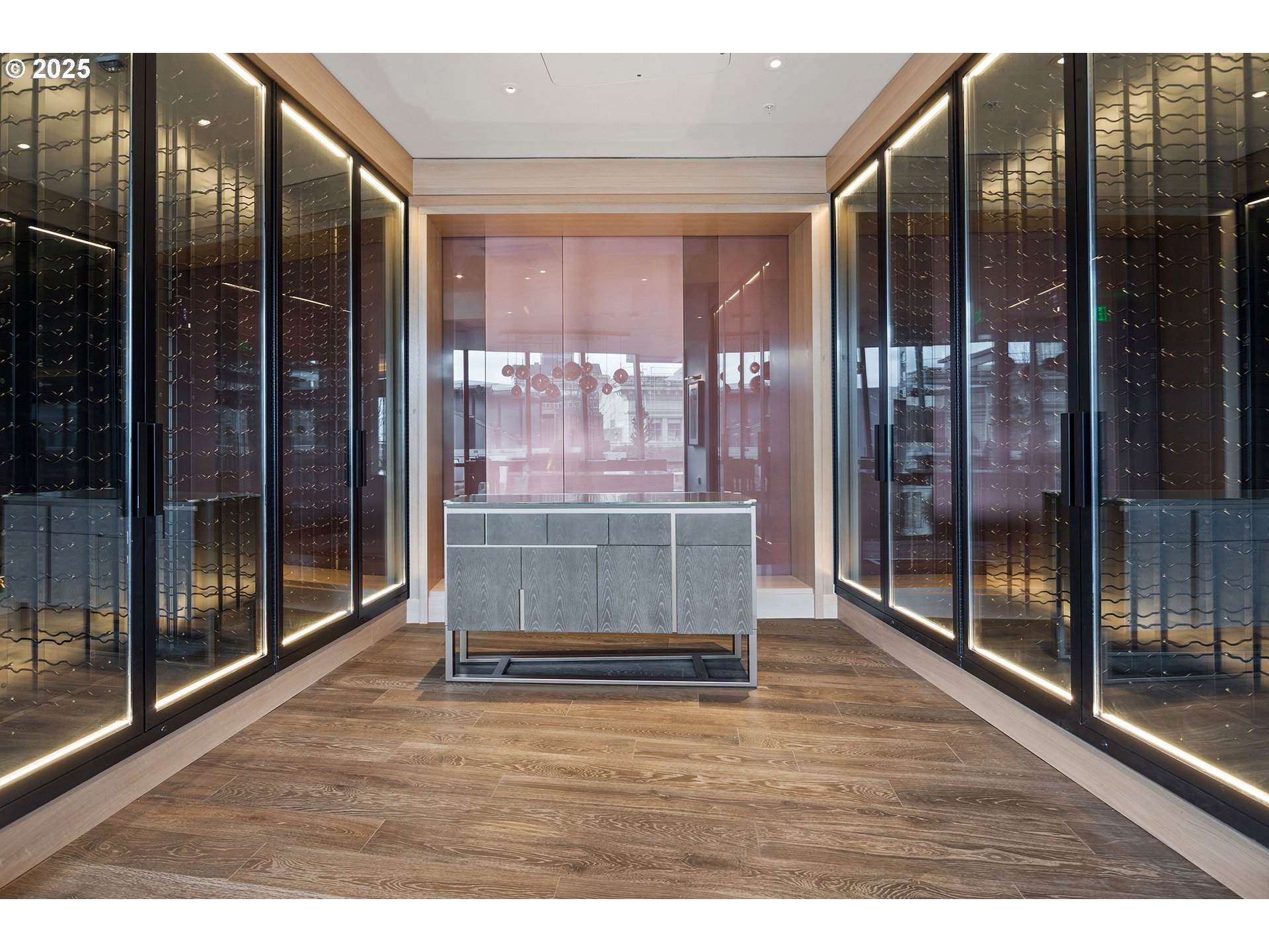 550 Southwest 10th Avenue, Unit 2306 Portland, OR 97205 - Photo 32 of 41