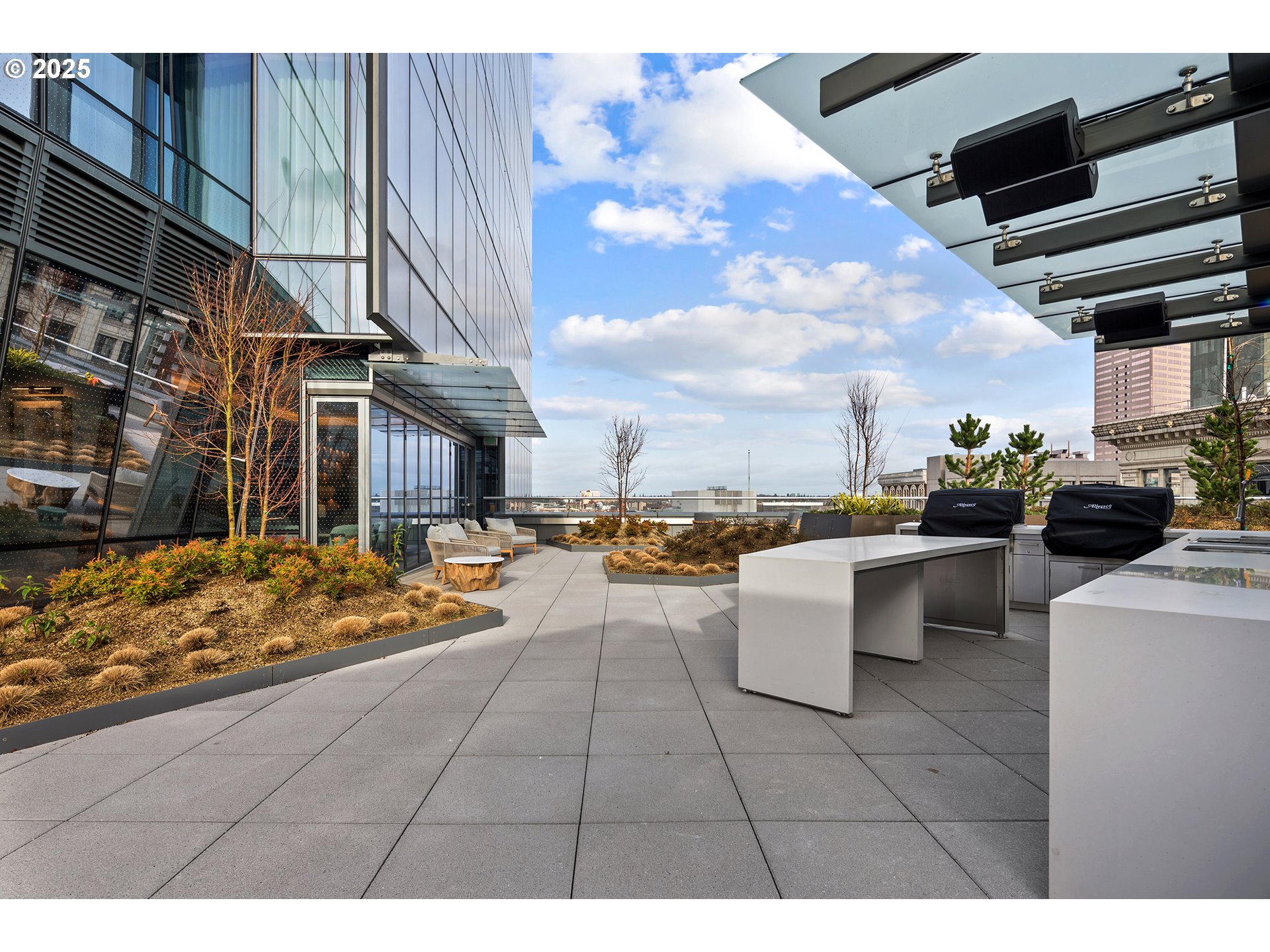 550 Southwest 10th Avenue, Unit 2306 Portland, OR 97205 - Photo 38 of 41