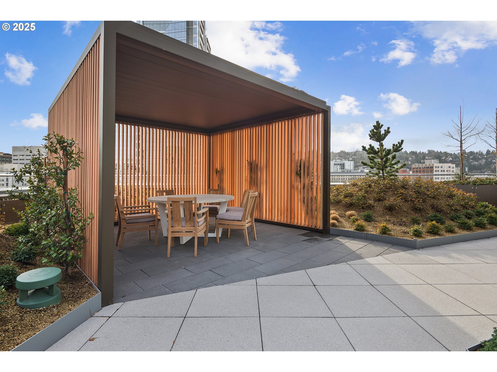 550 Southwest 10th Avenue, Unit 2306 Portland, OR 97205 - Photo 40 of 41