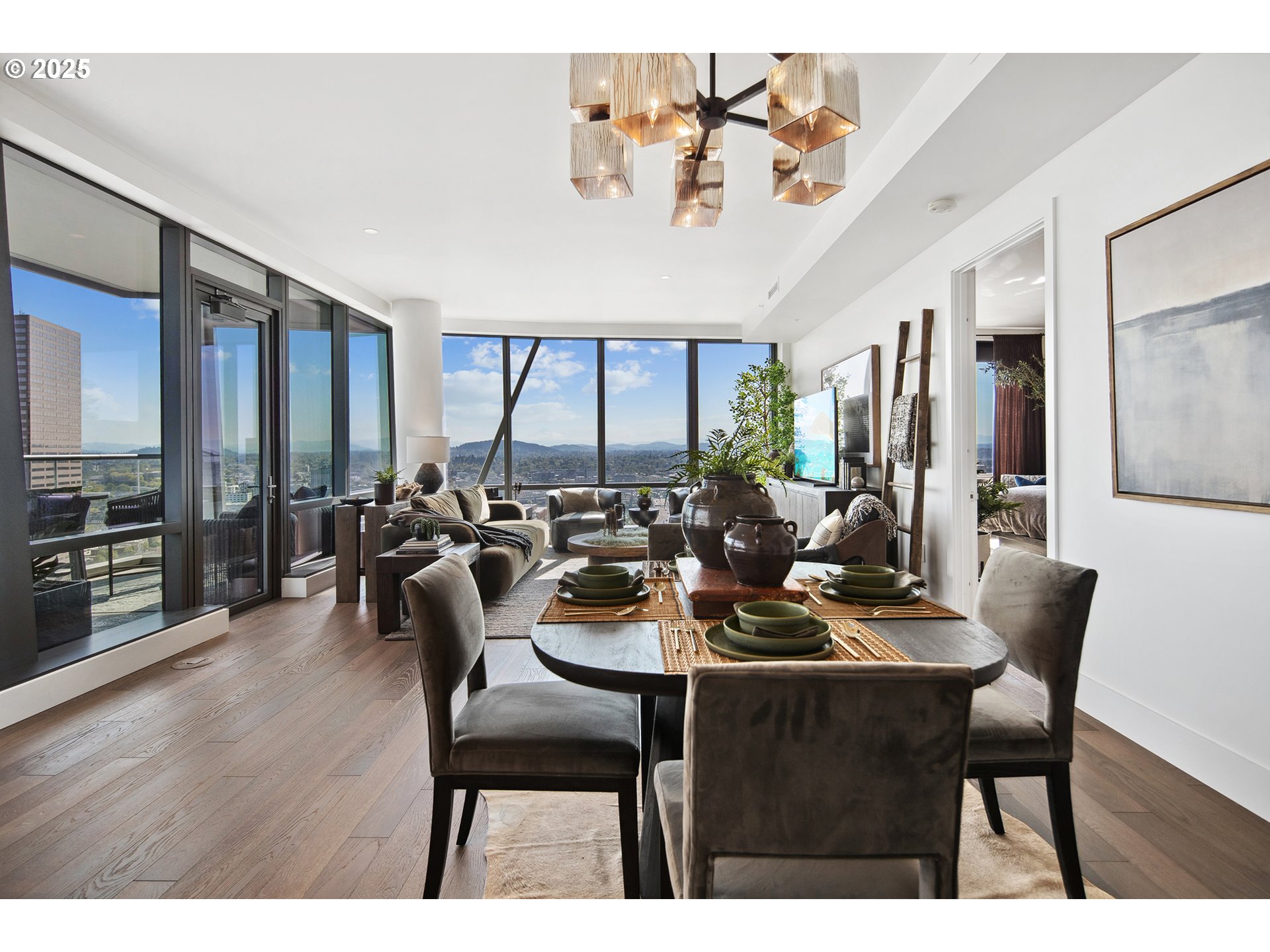 550 Southwest 10th Avenue, Unit 2306 Portland, OR 97205 - Photo 5 of 41