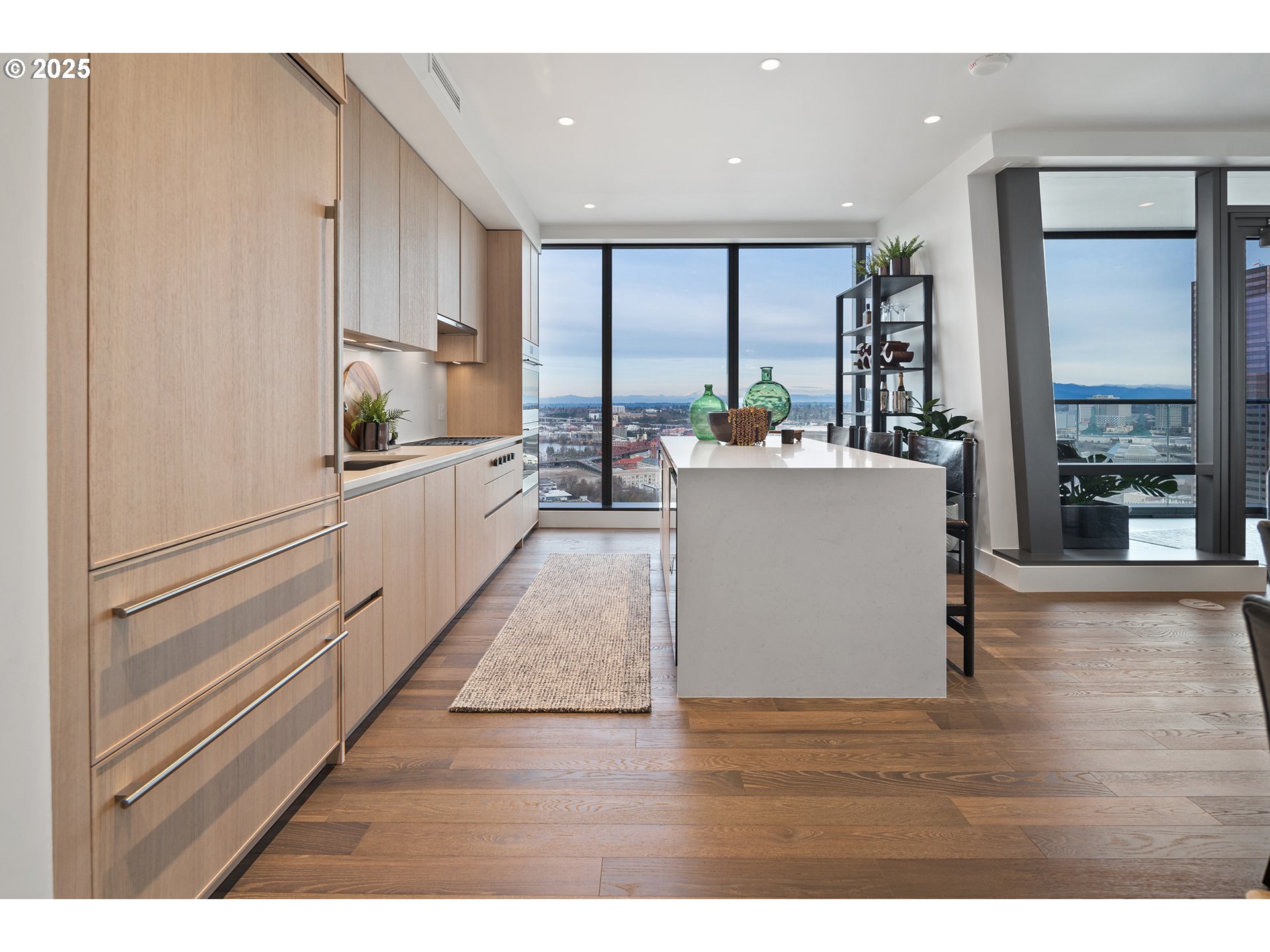 550 Southwest 10th Avenue, Unit 2306 Portland, OR 97205 - Photo 10 of 41