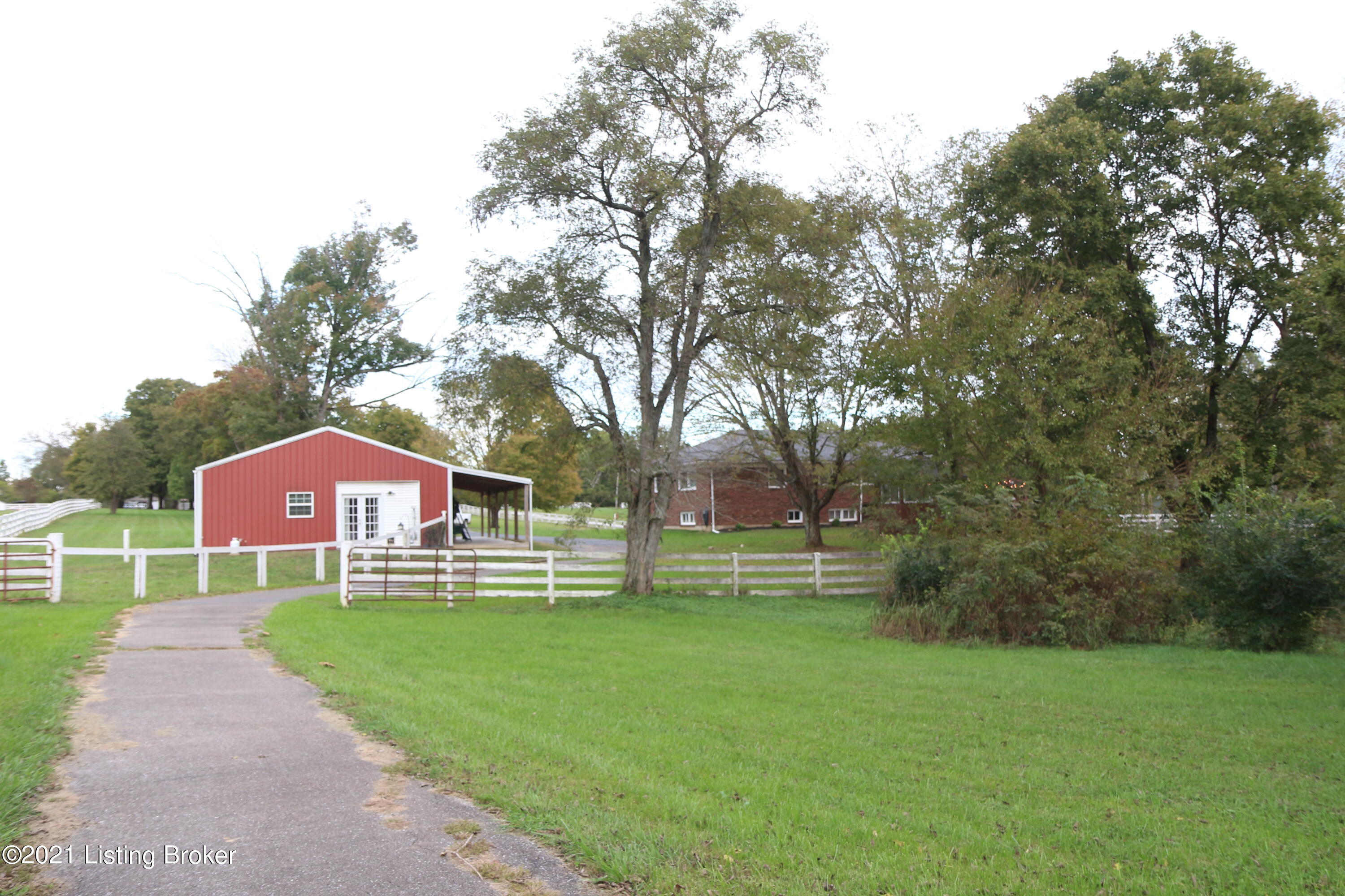 4610 Hopewell Road Louisville, KY 40299 - Photo 52 of 53 099