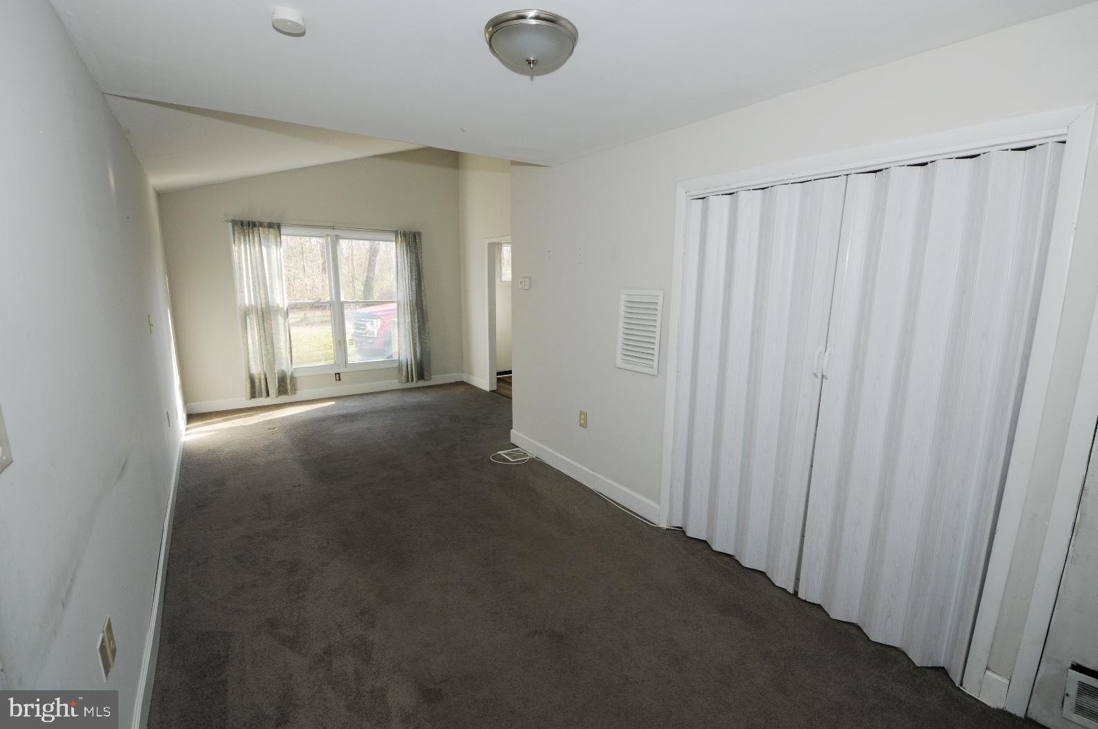 8093 Solley Road Pasadena, MD 21122 - Photo 6 of 14 Gallery Image 6