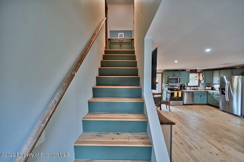 22 Suetta Lane Moscow, PA 18444 - Photo 26 of 53 a view of entryway and hall