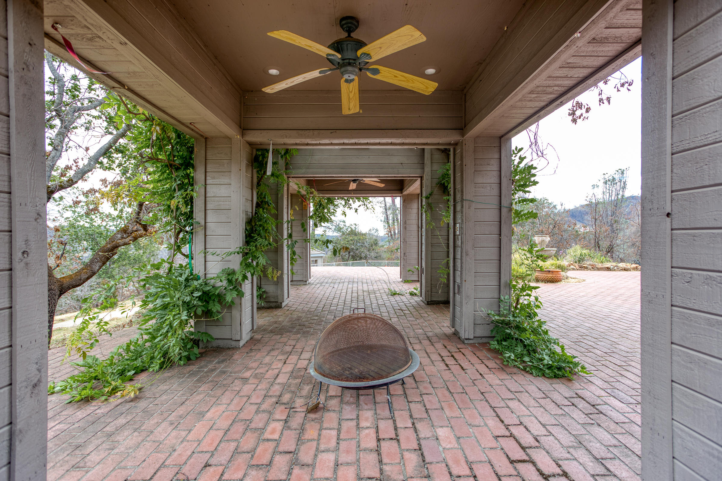 15839 Old Stage Coach Road Redding, CA 96001 - Photo 4 of 16 cabana ceiling fans