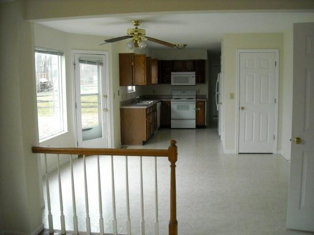 1344 Cayton Road Florence, KY 41042 - Photo 4 of 20 Gallery Image 4