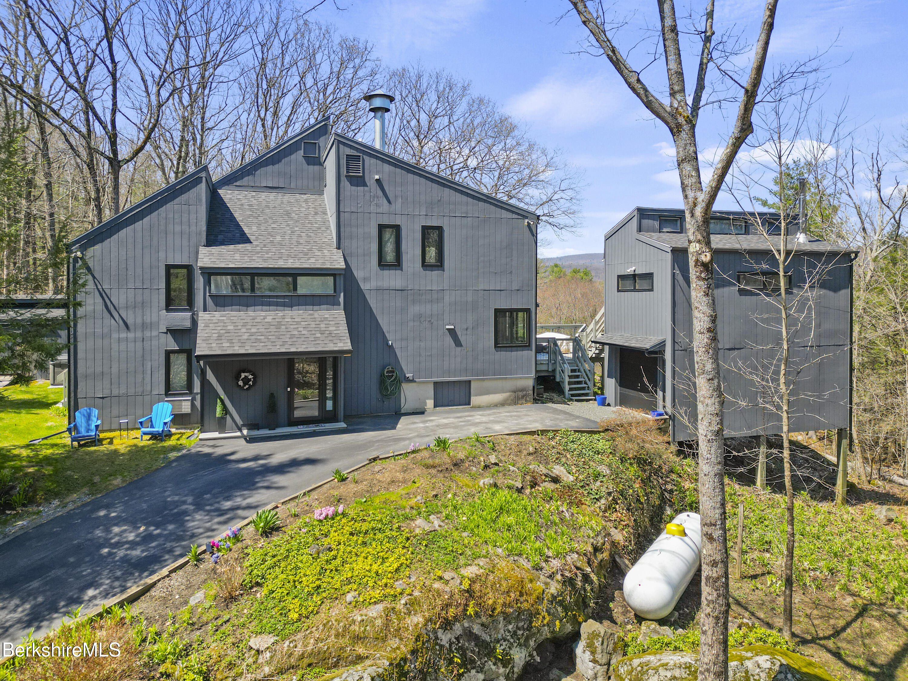 18 Glendale Road West Stockbridge, MA 01236 - Photo 1 of 49 905 Aerial View