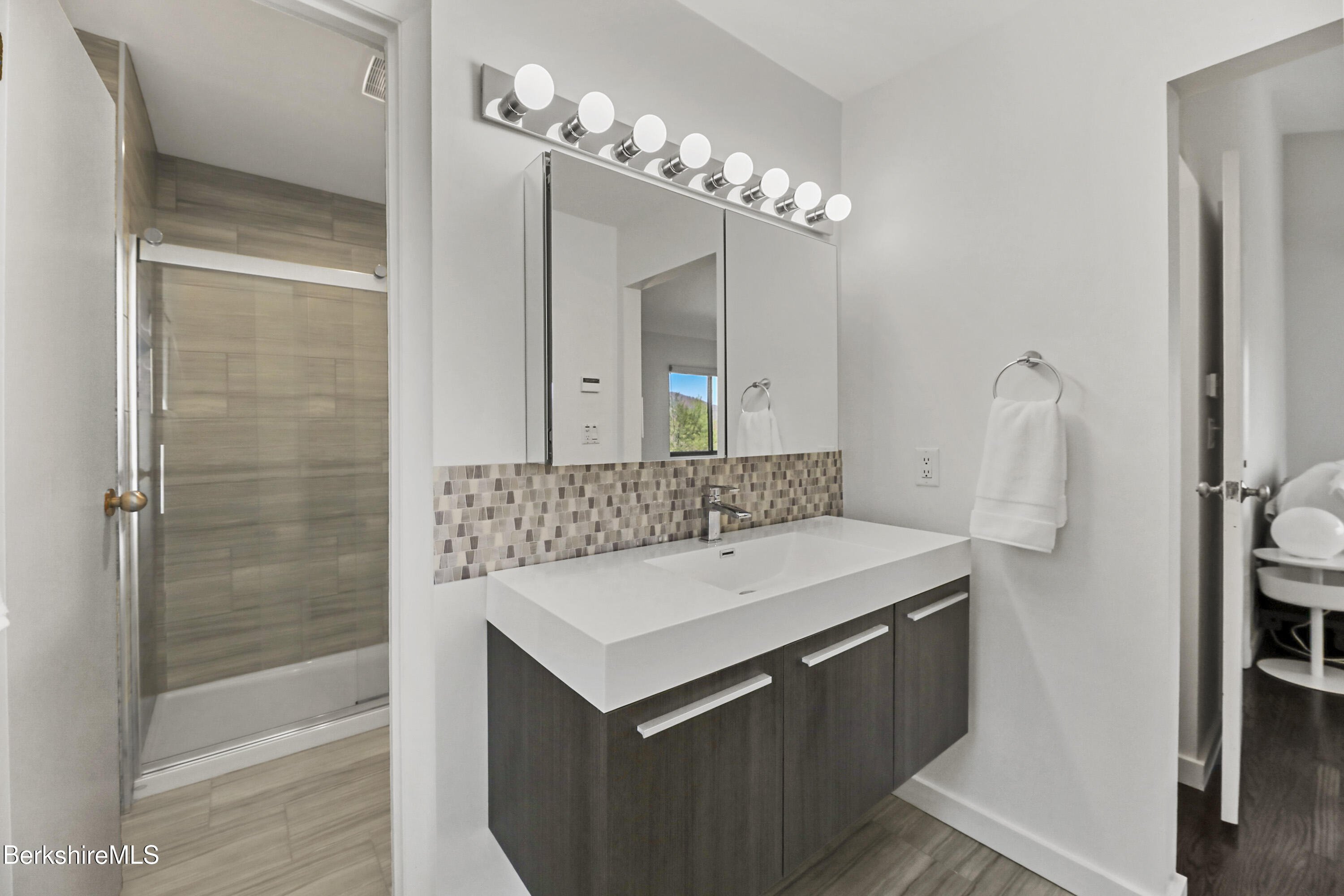 18 Glendale Road West Stockbridge, MA 01236 - Photo 26 of 49 190 Third Floor Primary Bathroom