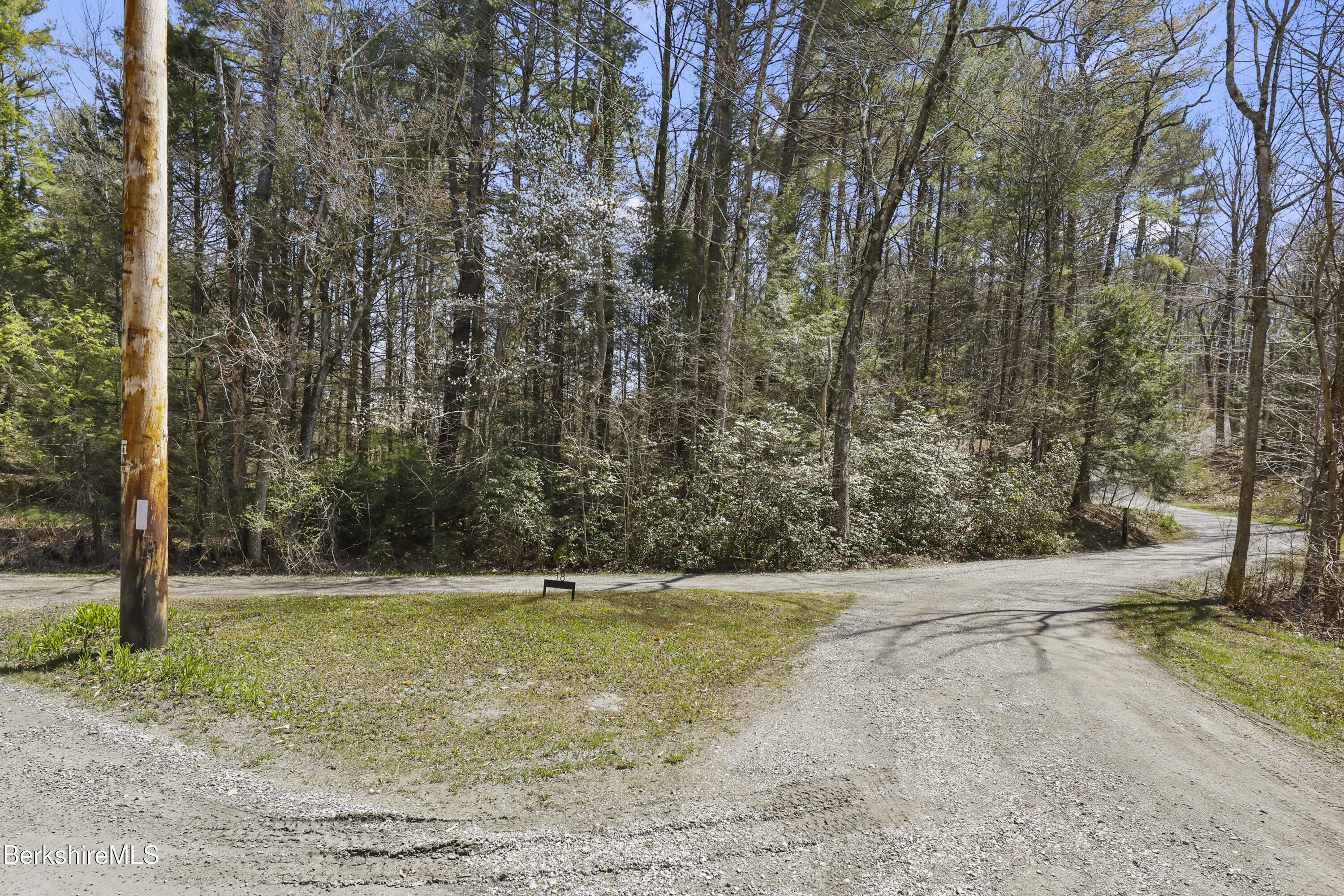 18 Glendale Road West Stockbridge, MA 01236 - Photo 44 of 49 305 Entrance