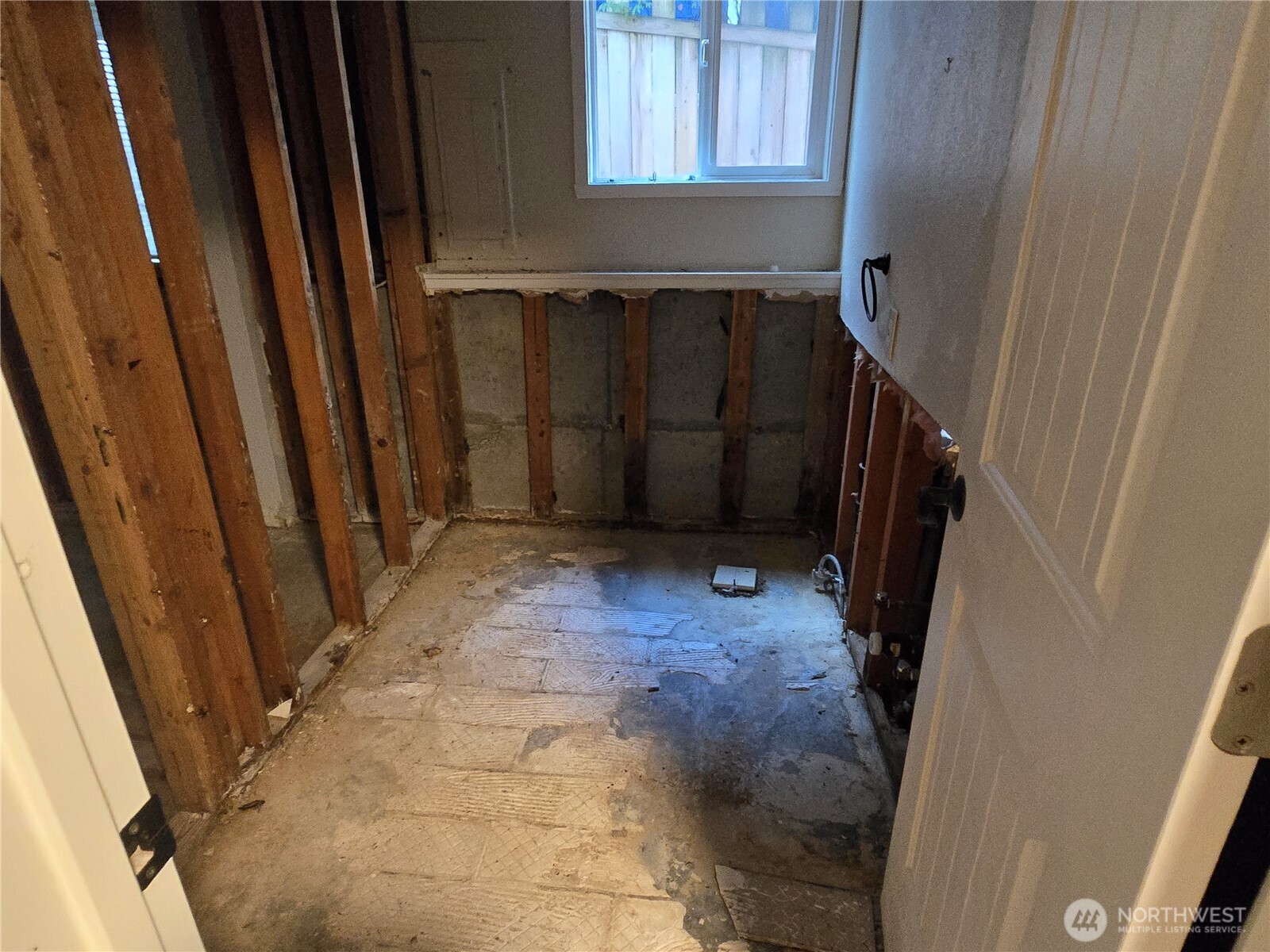 8405 24th Avenue Southwest Seattle, WA 98106 - Photo 5 of 14